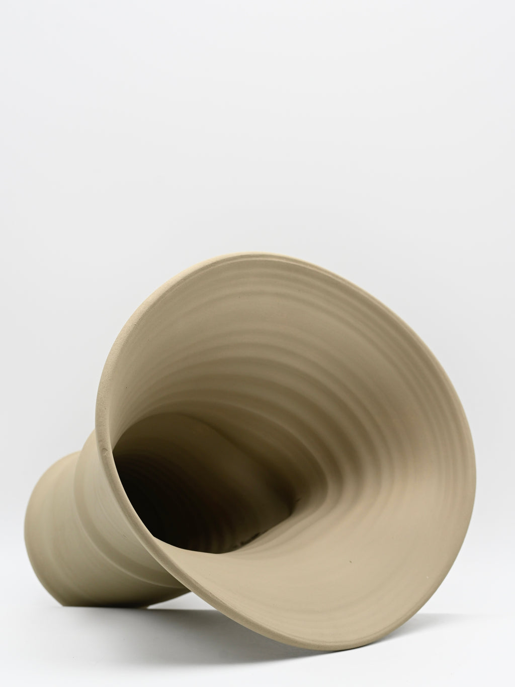 Wheel-thrown ceramic vase | Sesame seeds