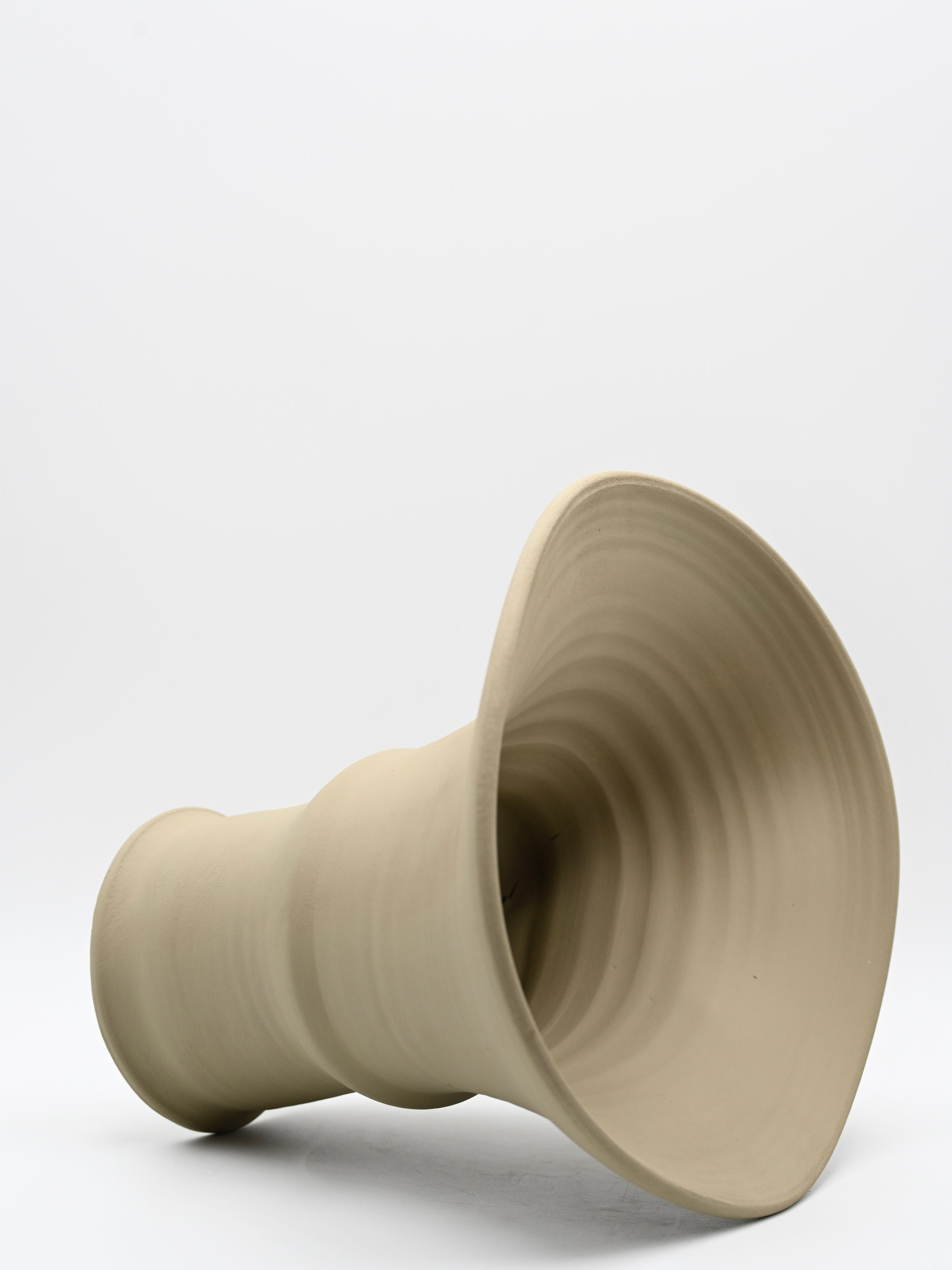 Wheel-thrown ceramic vase | Sesame seeds