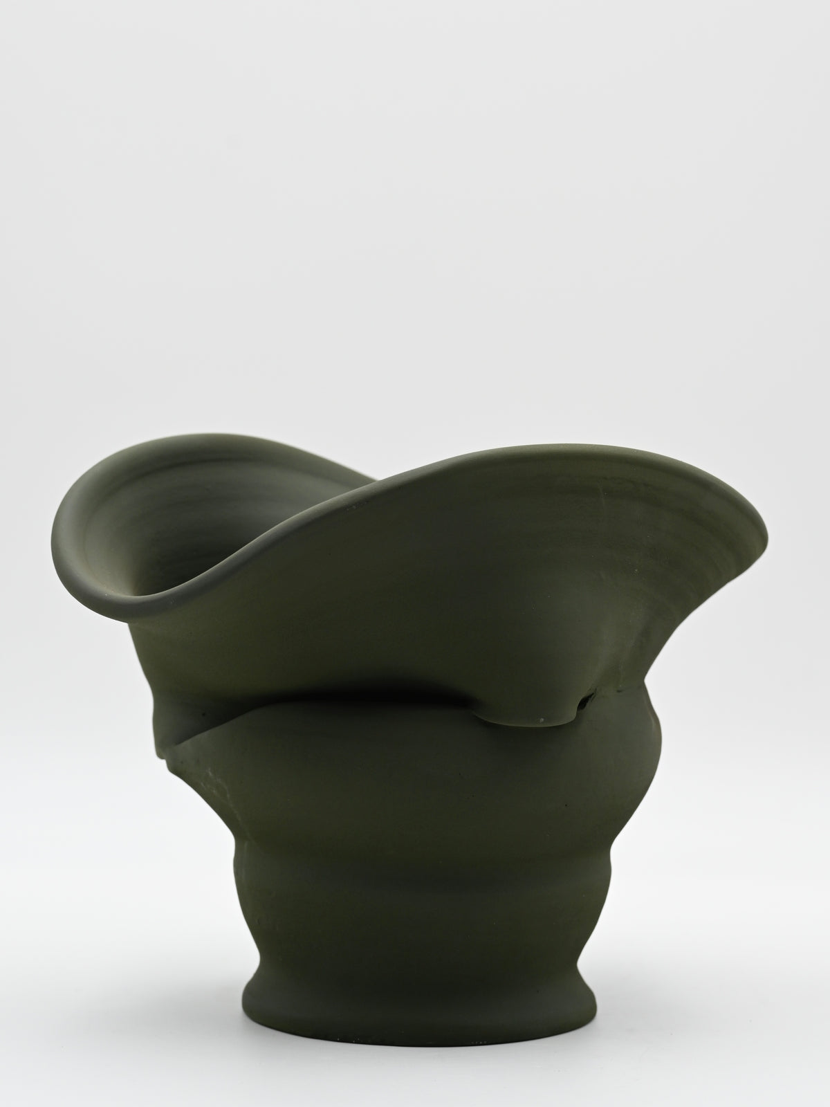 Thrown ceramic pot | Basil