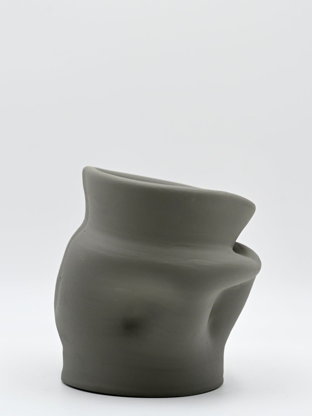 Wheel-thrown ceramic vase | Grey