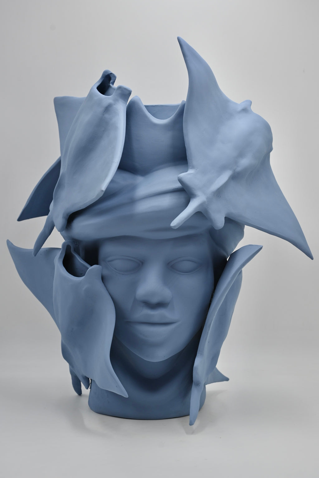 Scultura "MANTA" in Ceramica