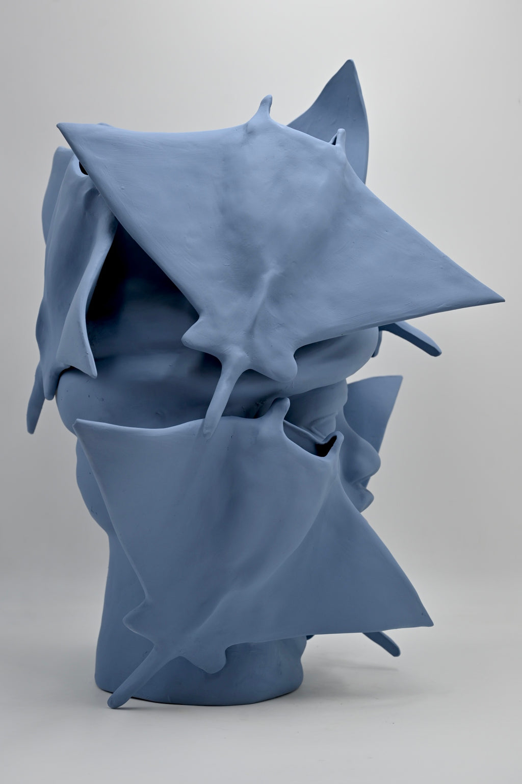 Scultura "MANTA" in Ceramica