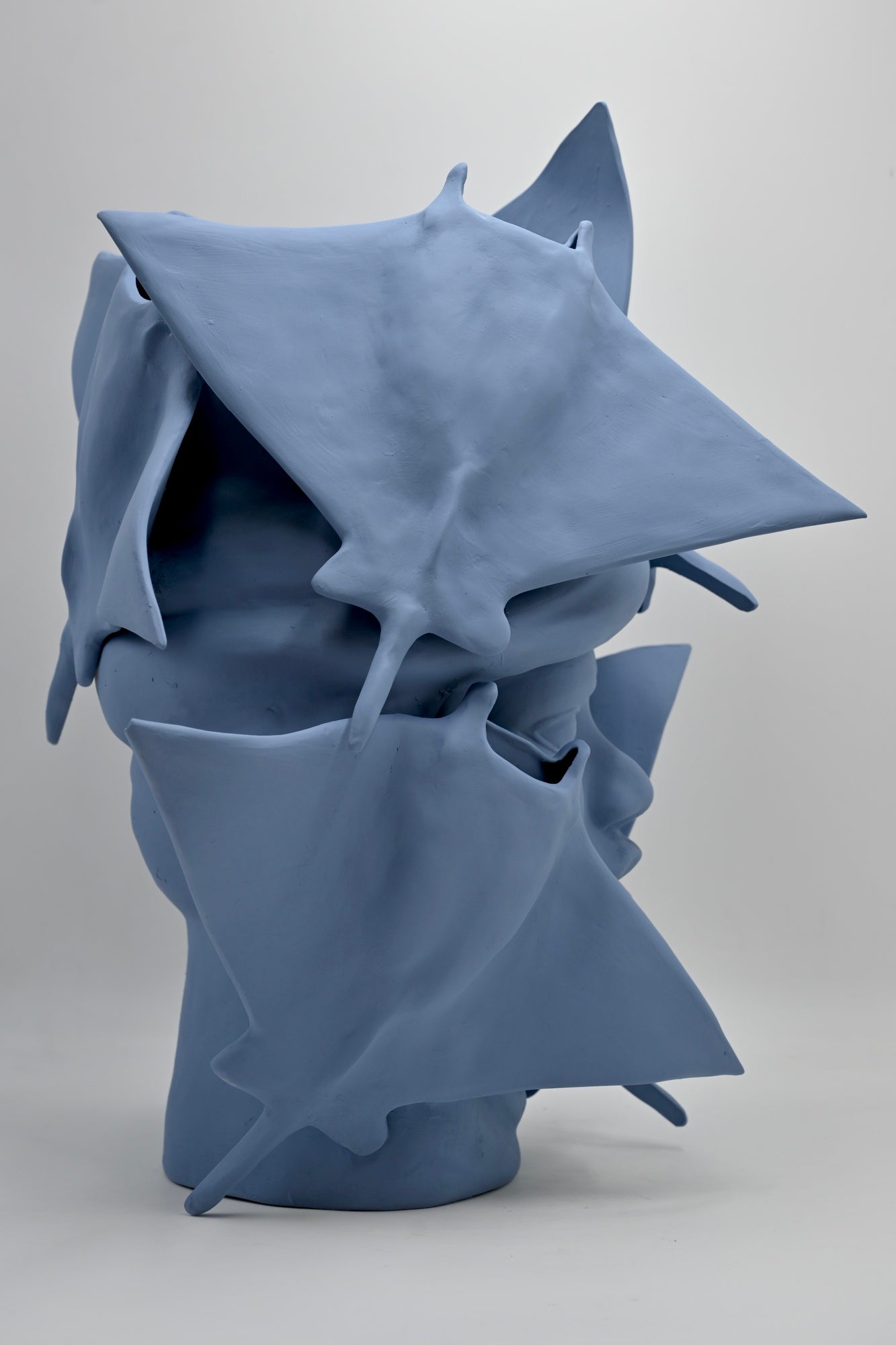Scultura "MANTA" in Ceramica